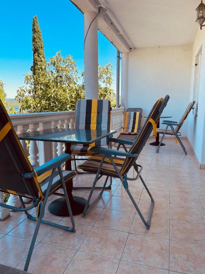 Eden Apartment Tisno